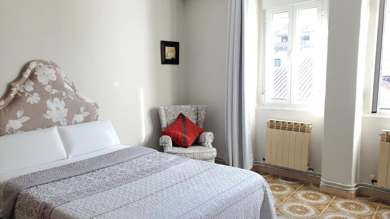 Hostal Martes Caceres Plaza Mayor - Tercer Piso Sin Ascensor Экстерьер фото
